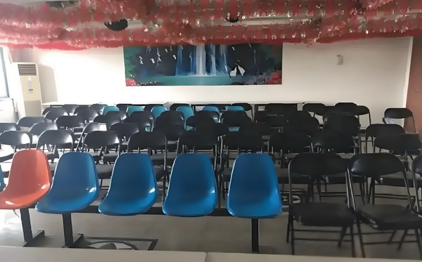 演硬汉成名却情路坎坷，8年不敢谈恋爱，遇小10岁的她成宠妻狂魔